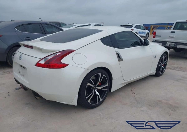 Nissan 370 Z cena 67380 przebieg: 103660, rok produkcji 2019 z Siewierz małe 67